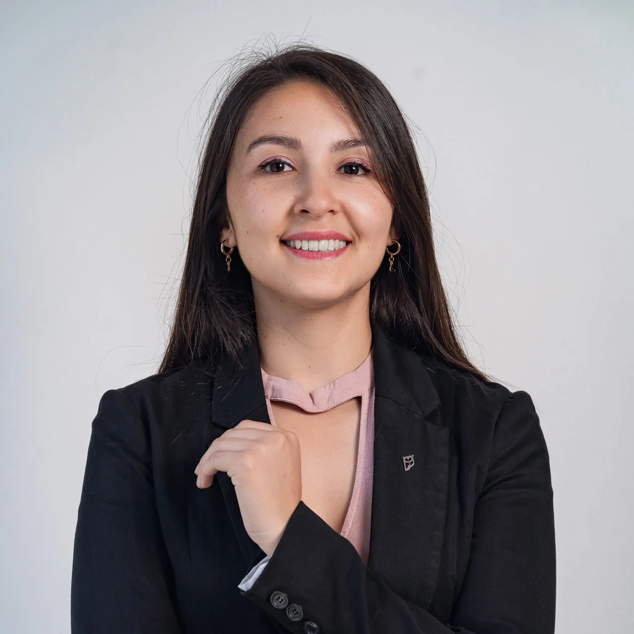 Camila Pérez Fuentes: Dirección Académica y Estrategia Pedagógica Alfabeta Camila Pérez Fuentes, Directora Académica de Alfabeta, experta en el desarrollo de habilidades de comprensión lectora.